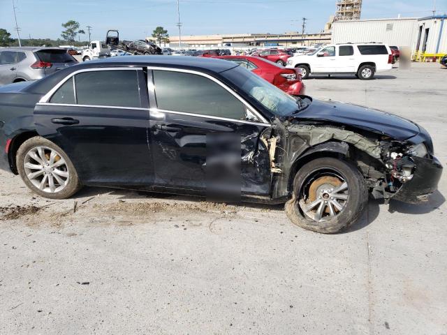Photo 9 from auction – 2017 CHRYSLER 300 LIMITE with VIN 2C3CCARG0HH637444