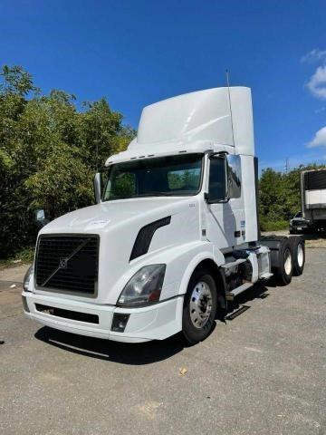 Photo 2 from auction – 2016 VOLVO VN VNL with VIN 4V4NC9EG7GN930003