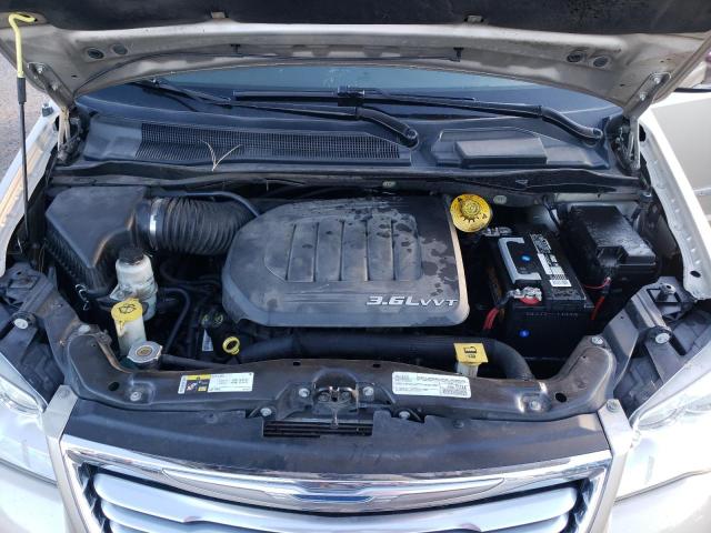 Photo 12 from auction – 2015 CHRYSLER TOWN & COU with VIN 2C4RC1CG6FR726764