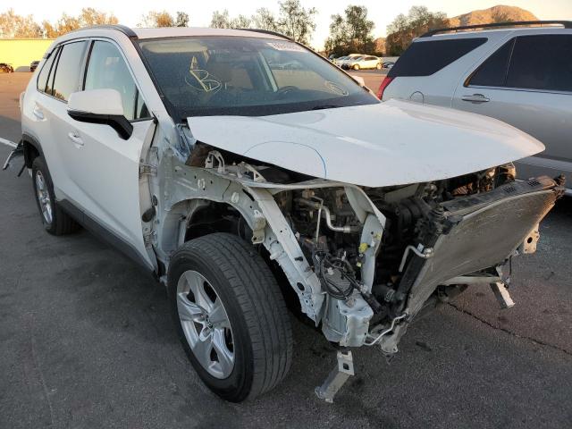 TOYOTA RAV4 XLE 2019 with VIN 2T3P1RFV4KW045993 - Photo from auction