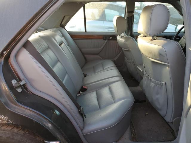 Photo 6 from auction – 1993 MERCEDES-BENZ 300 E with VIN WDBEA32E0PB967069