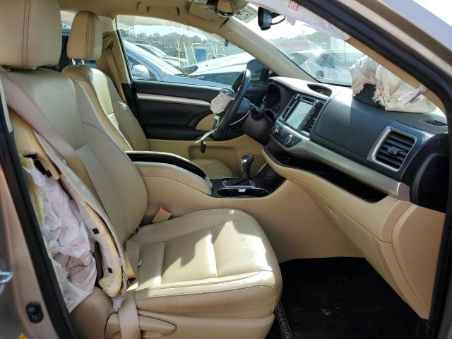 Photo 5 from auction – 2016 TOYOTA HIGHLANDER with VIN 5TDKKRFH8GS139837
