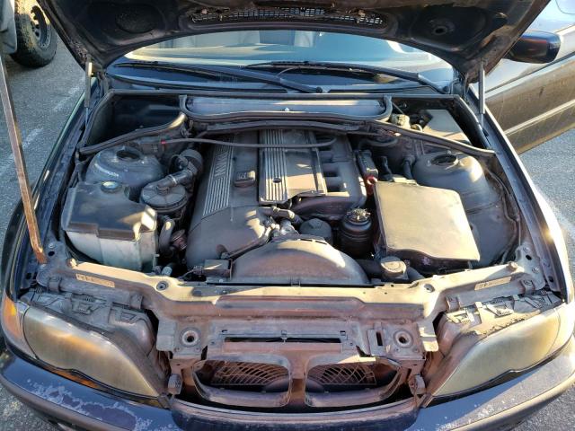 Photo 11 from auction – 2005 BMW 330 I with VIN WBAEV53445KM42033