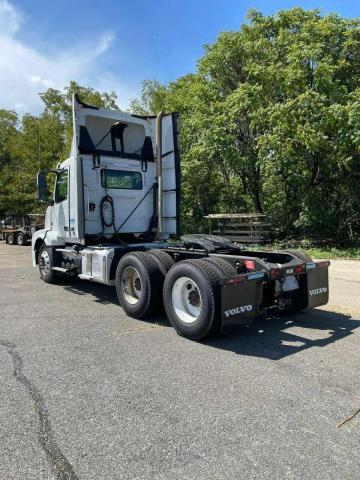 Photo 3 from auction – 2016 VOLVO VN VNL with VIN 4V4NC9EG7GN930003