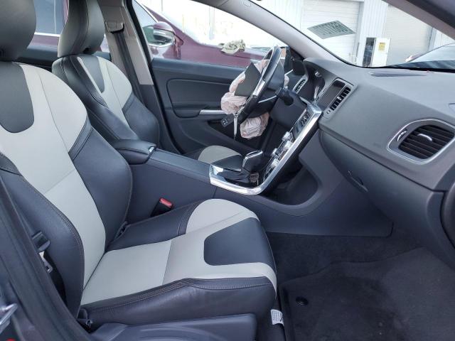 Photo 5 from auction – 2016 VOLVO S60 CROSS with VIN YV4612UM2G2002103