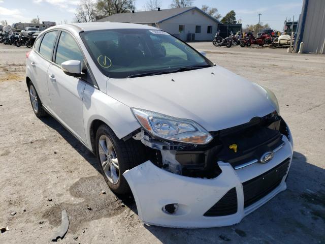 FORD FOCUS SE 2014 مع رقم تعريف المركبة 1FADP3K25EL428977 - صورة من المزاد