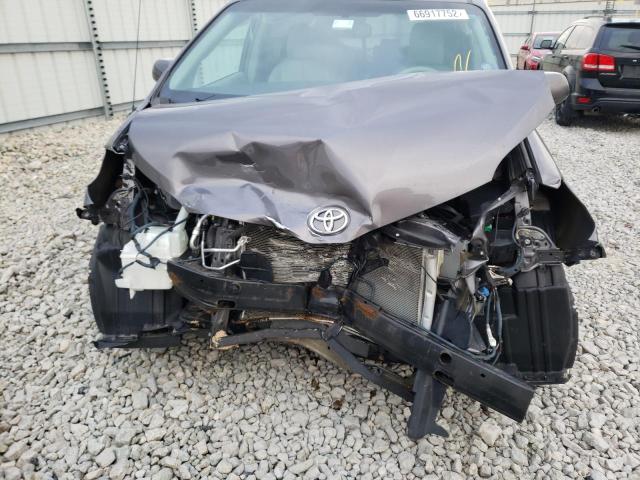Photo 9 from auction – 2014 TOYOTA SIENNA XLE with VIN 5TDYK3DC9ES522049