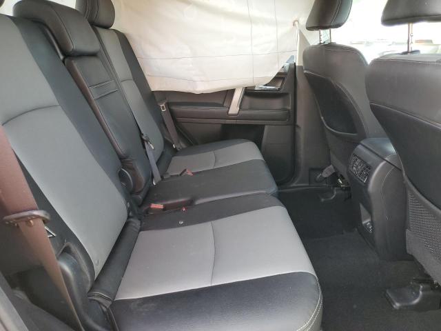 Photo 6 from auction – 2020 TOYOTA 4RUNNER SR with VIN JTEBU5JRXL5748801