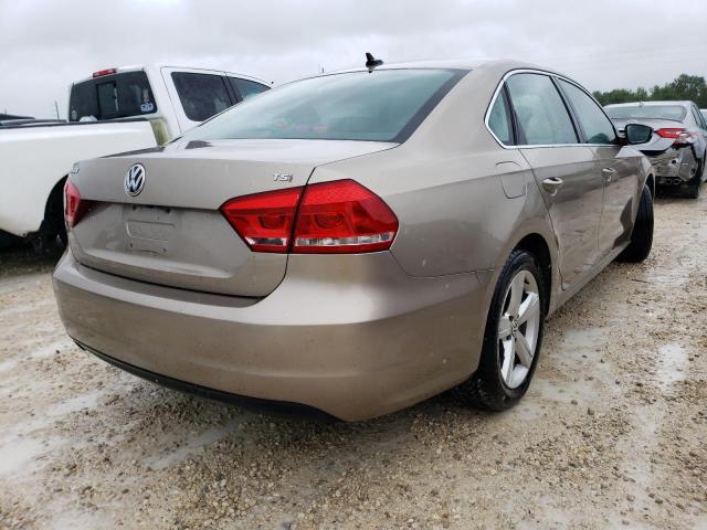 Photo 4 from auction – 2015 VOLKSWAGEN PASSAT S with VIN 1VWAT7A30FC086282