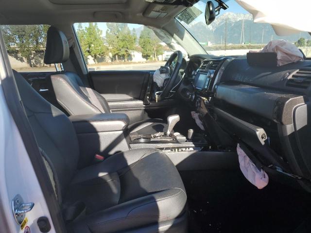 Photo 5 from auction – 2019 TOYOTA 4RUNNER SR with VIN JTEBU5JR8K5665253