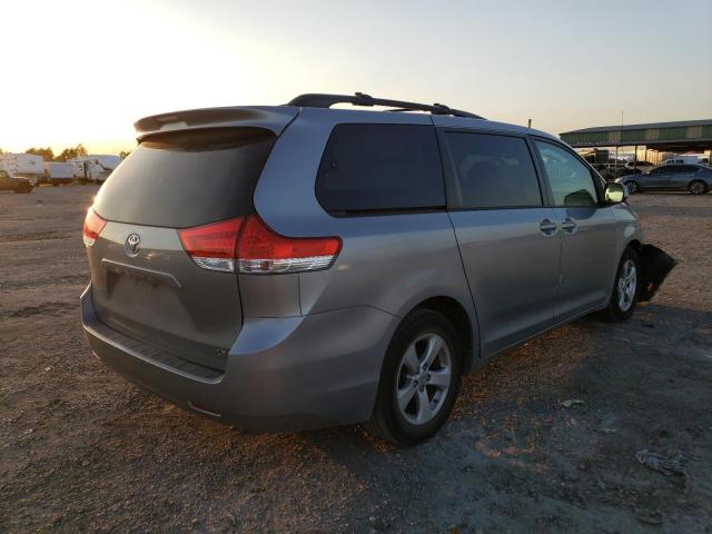 Photo 4 from auction – 2013 TOYOTA SIENNA LE with VIN 5TDKK3DC0DS378637