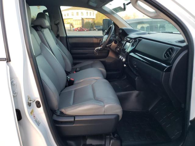 Photo 5 from auction – 2015 TOYOTA TUNDRA DOU with VIN 5TFUM5F19FX061379