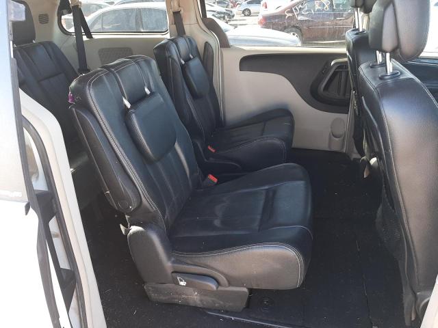 Photo 6 from auction – 2014 CHRYSLER TOWN & COU with VIN 2C4RC1BG0ER184495