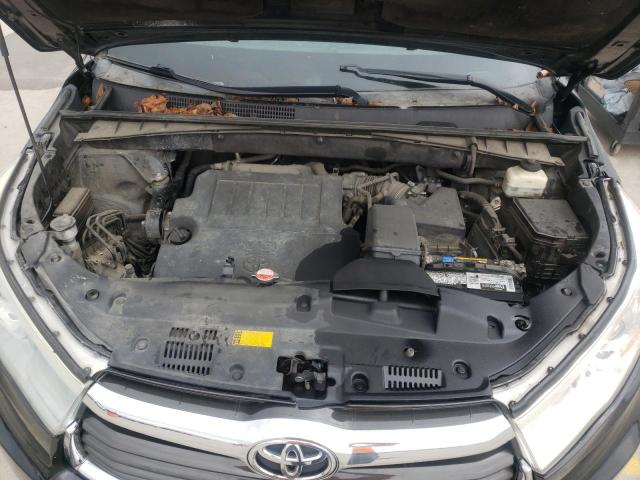 Photo 11 from auction – 2016 TOYOTA HIGHLANDER with VIN 5TDZKRFH3GS122443