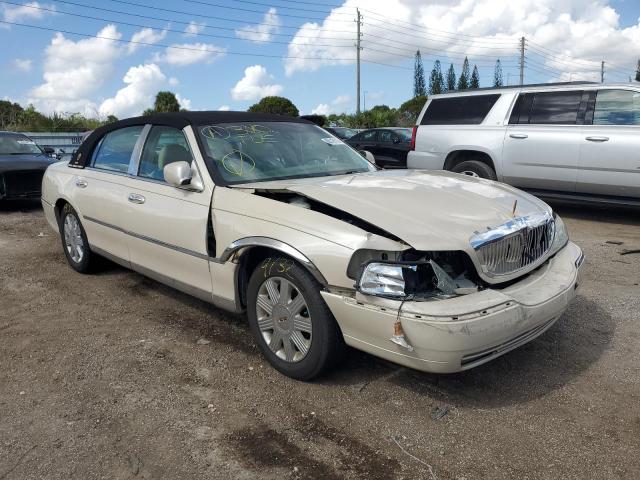 LINCOLN TOWN CAR C 2003 with VIN 1LNHM83W83Y670872 - Photo from auction