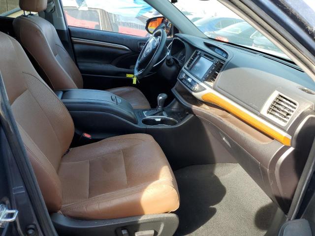 Photo 5 from auction – 2018 TOYOTA HIGHLANDER with VIN 5TDDZRFHXJS864108