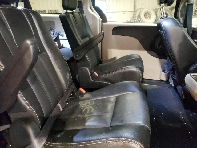 Photo 6 from auction – 2015 CHRYSLER TOWN & COU with VIN 2C4RC1BG0FR538744