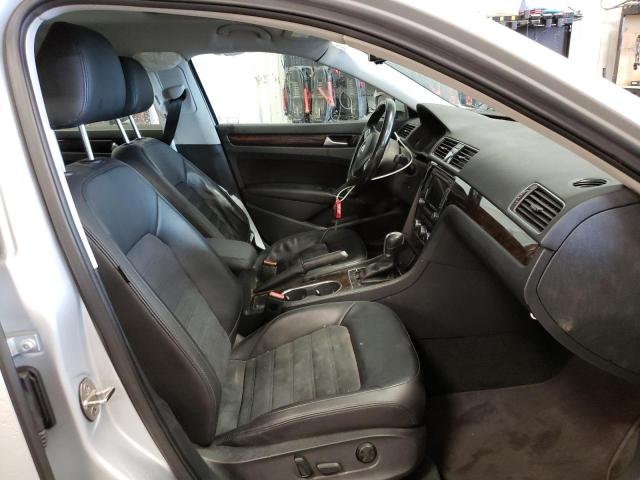 Photo 5 from auction – 2015 VOLKSWAGEN PASSAT SEL with VIN 1VWCV7A36FC082384