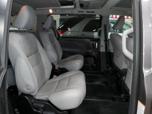 Photo 6 from auction – 2018 TOYOTA SIENNA XLE with VIN 5TDDZ3DCXJS199649