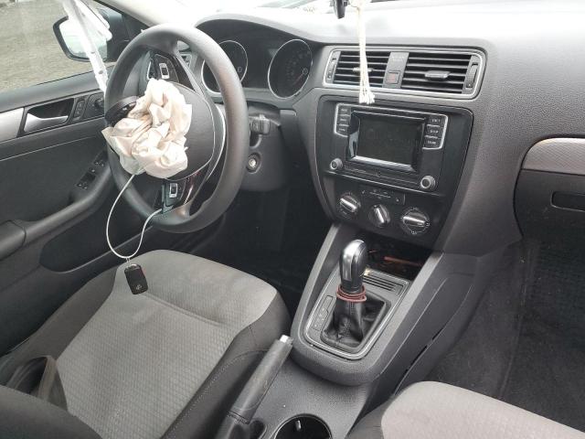 Photo 9 from auction – 2018 VOLKSWAGEN JETTA S with VIN 3VW2B7AJ2JM263394