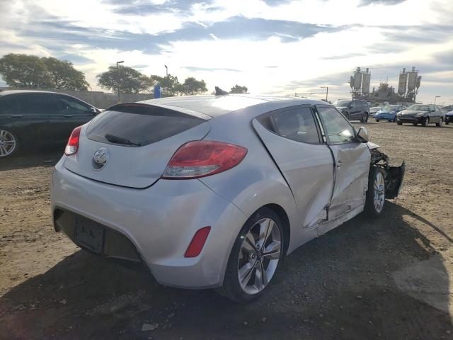 Photo 4 from auction – 2017 HYUNDAI VELOSTER with VIN KMHTC6AD9HU316277