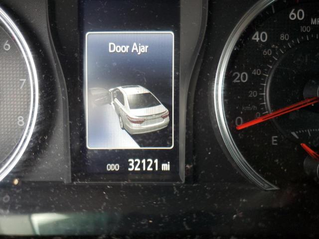 Photo 8 from auction – 2017 TOYOTA CAMRY LE with VIN 4T1BF1FK9HU718880