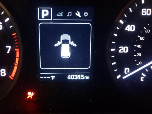Photo 8 from auction – 2017 HYUNDAI TUCSON LIM with VIN KM8J3CA49HU471059