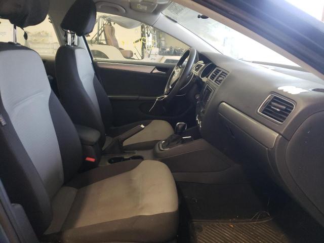 Photo 5 from auction – 2017 VOLKSWAGEN JETTA S with VIN 3VW2B7AJ9HM331362