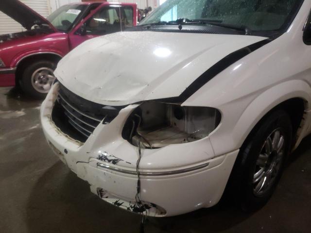 Photo 9 from auction – 2005 CHRYSLER TOWN & COU with VIN 2C4GP64L75R268039