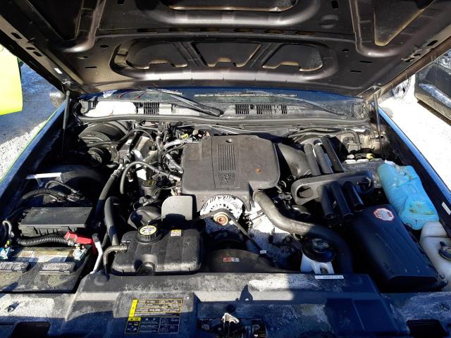 Photo 7 from auction – 2005 FORD CROWN VICT with VIN 2FAHP71W05X161375