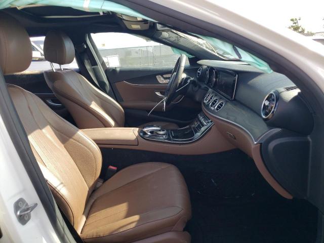 Photo 5 from auction – 2017 MERCEDES-BENZ E 300 with VIN WDDZF4JB3HA039366