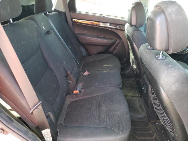 Photo 6 from auction – 2014 KIA SORENTO LX with VIN 5XYKTDA72EG480241
