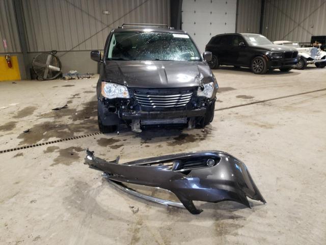Photo 9 from auction – 2015 CHRYSLER TOWN & COU with VIN 2C4RC1BG0FR538744