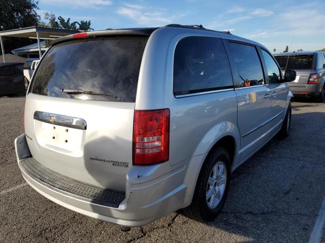 Photo 4 from auction – 2010 CHRYSLER TOWN & COU with VIN 2A4RR5D17AR350577