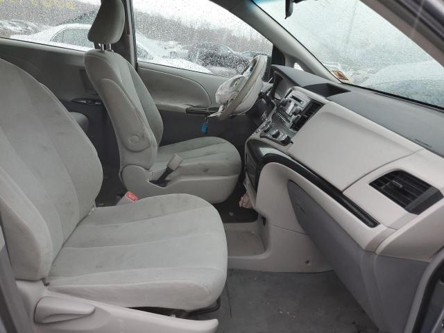 Photo 5 from auction – 2011 TOYOTA SIENNA with VIN 5TDZK3DC4BS075517