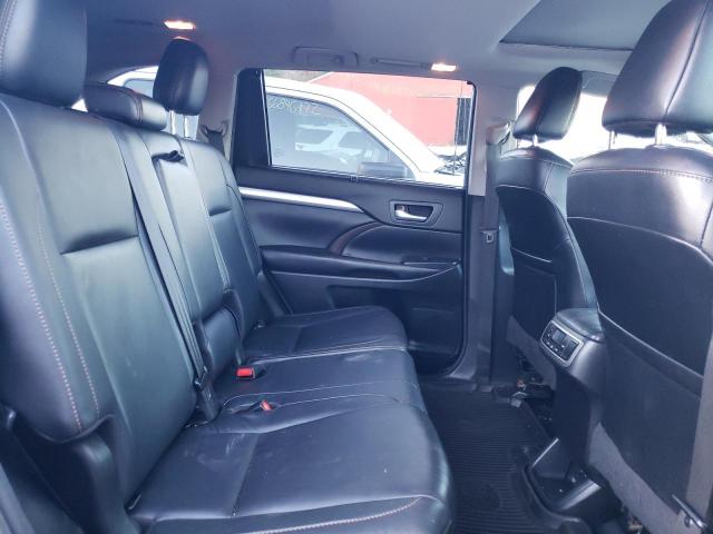 Photo 6 from auction – 2018 TOYOTA HIGHLANDER with VIN 5TDJZRFH5JS492728