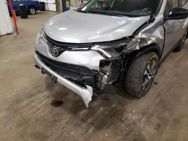 Photo 9 from auction – 2017 TOYOTA RAV4 LE with VIN 2T3BFREV6HW688321