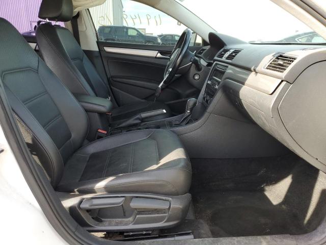 Photo 5 from auction – 2015 VOLKSWAGEN PASSAT S with VIN 1VWAT7A30FC075461