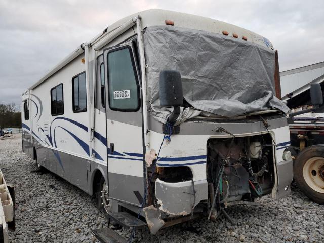 FREIGHTLINER CHASSIS X 2000 with VIN 4UZ6XFBC1YCF85986 - Photo from auction