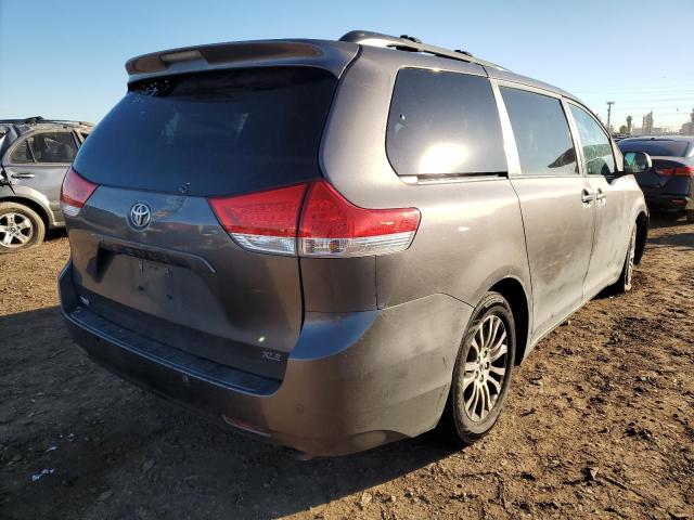 Photo 4 from auction – 2011 TOYOTA SIENNA XLE with VIN 5TDYK3DC6BS001527