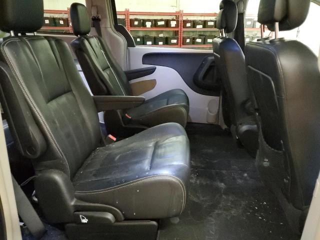 Photo 6 from auction – 2013 CHRYSLER TOWN & COU with VIN 2C4RC1BG4DR745943