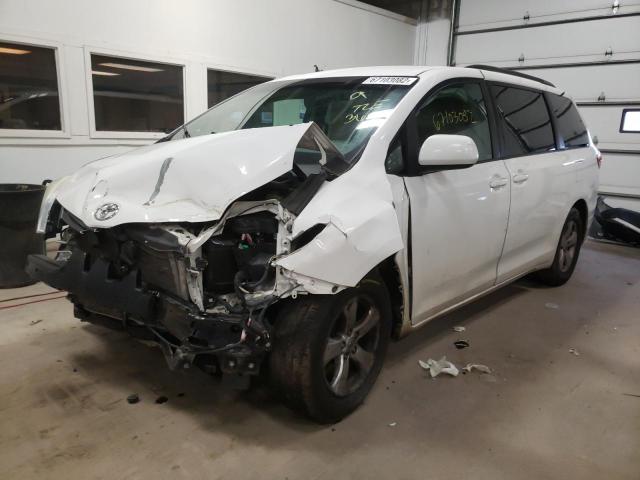 Photo 2 from auction – 2015 TOYOTA SIENNA LE with VIN 5TDKK3DC2FS670082