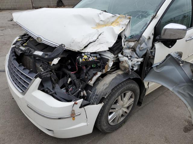 Photo 9 from auction – 2008 CHRYSLER TOWN & COU with VIN 2A8HR64X58R744397