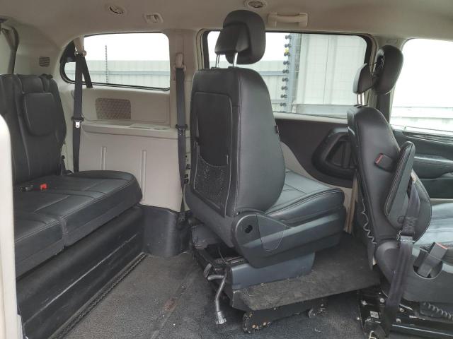 Photo 6 from auction – 2016 CHRYSLER TOWN & COU with VIN 2C4RC1BG7GR212621