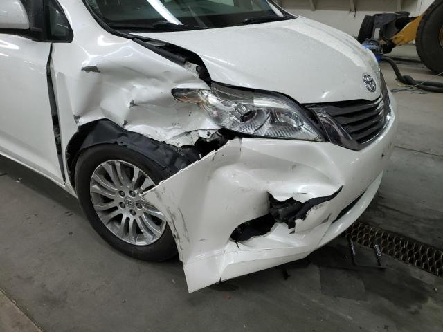 Photo 9 from auction – 2015 TOYOTA SIENNA XLE with VIN 5TDYK3DC4FS673303