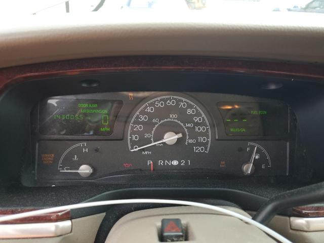 Photo 8 from auction – 2003 LINCOLN TOWN CAR C with VIN 1LNHM83W83Y670872