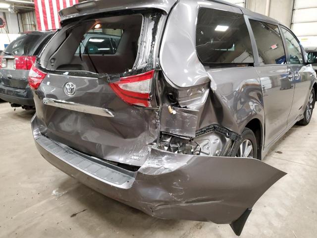 Photo 9 from auction – 2018 TOYOTA SIENNA XLE with VIN 5TDDZ3DCXJS199649
