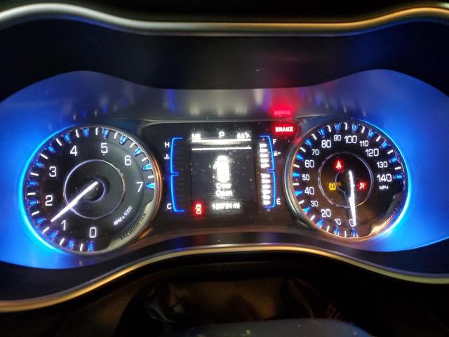 Photo 9 from auction – 2015 CHRYSLER 200 LIMITE with VIN 1C3CCCAB1FN695692