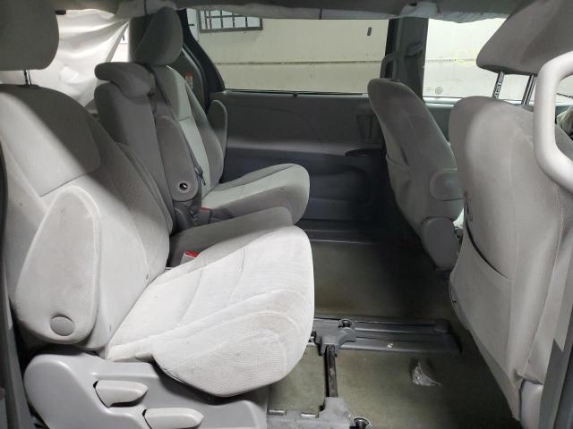 Photo 6 from auction – 2017 TOYOTA SIENNA LE with VIN 5TDKZ3DC5HS889309