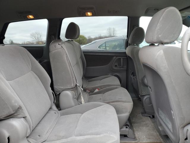 Photo 11 from auction – 2004 TOYOTA SIENNA CE with VIN 5TDZA23C54S211171